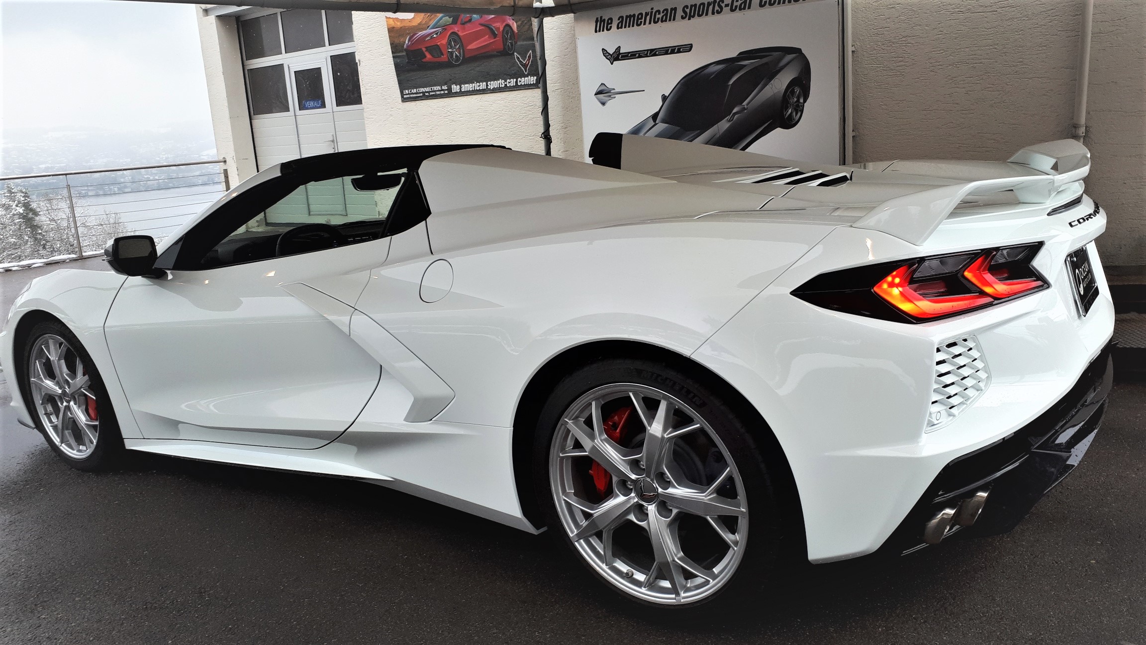 Corvette C8 Stingray Arctic white Hardtop Convertible