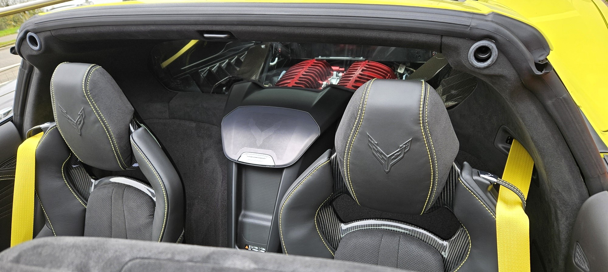 Z0624yellowenginethruinterior