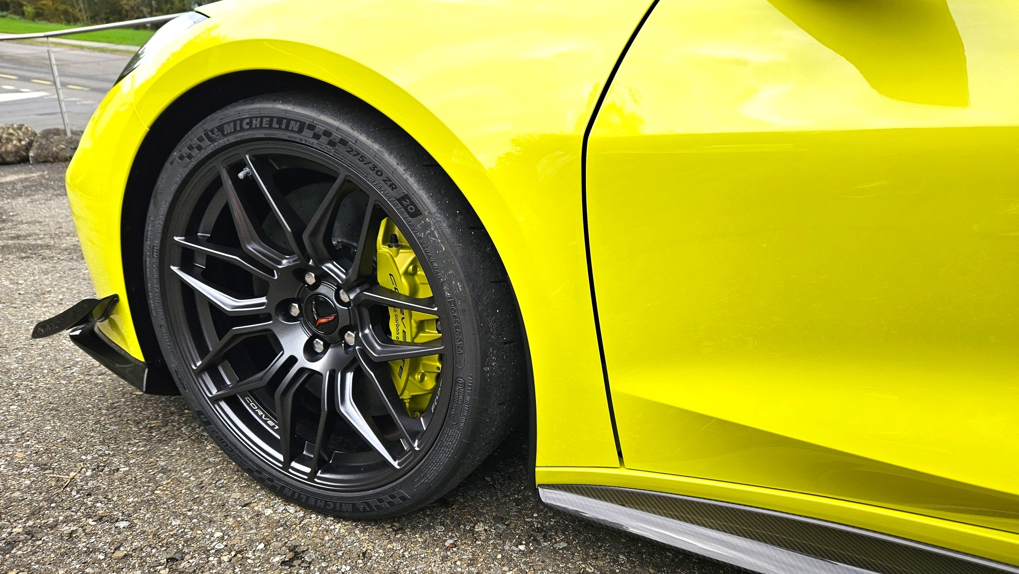 Z0624yellowfrtrim