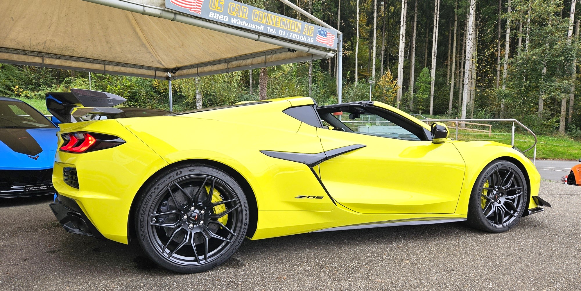 Z0624yellowsiderrlow