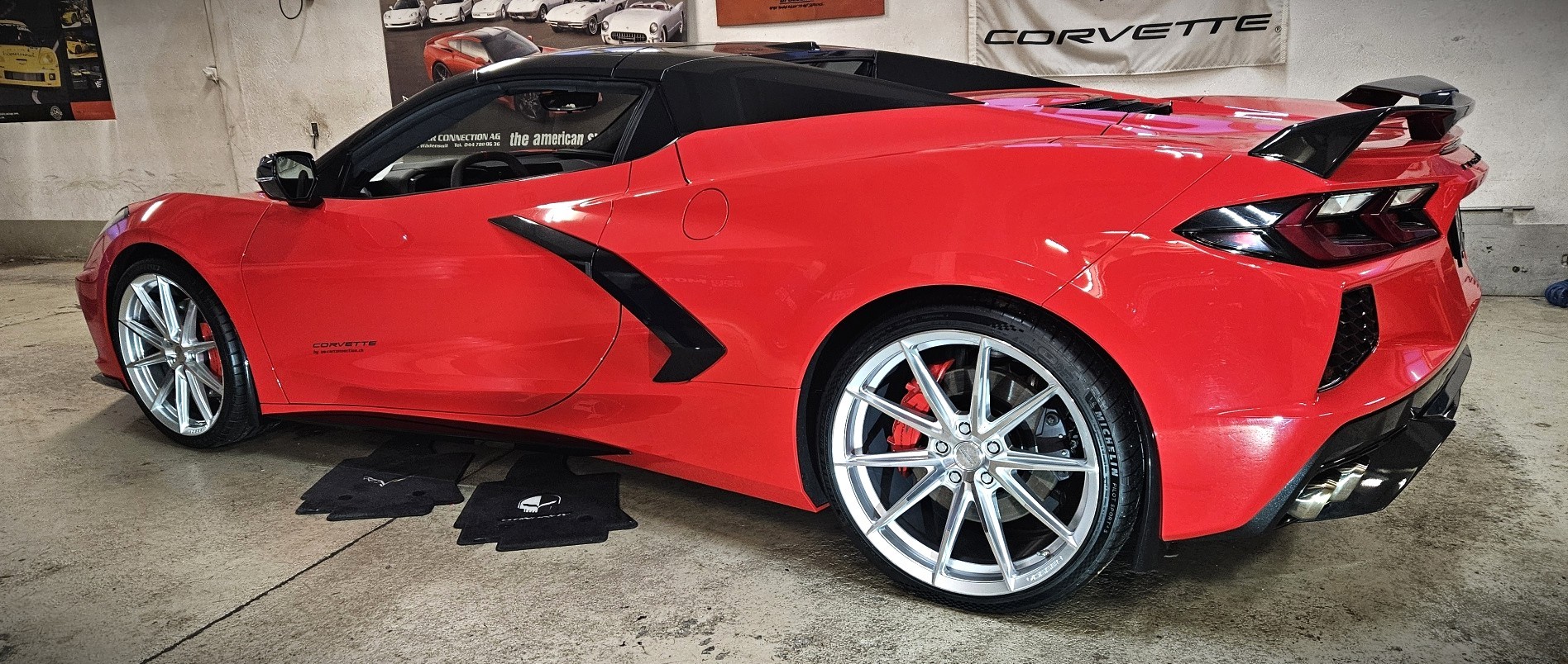 C8ConvDemoredVossensilverrearsideclosed