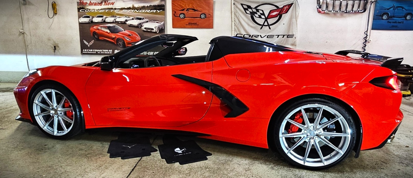 C8ConvDemoredVossensilversideopen