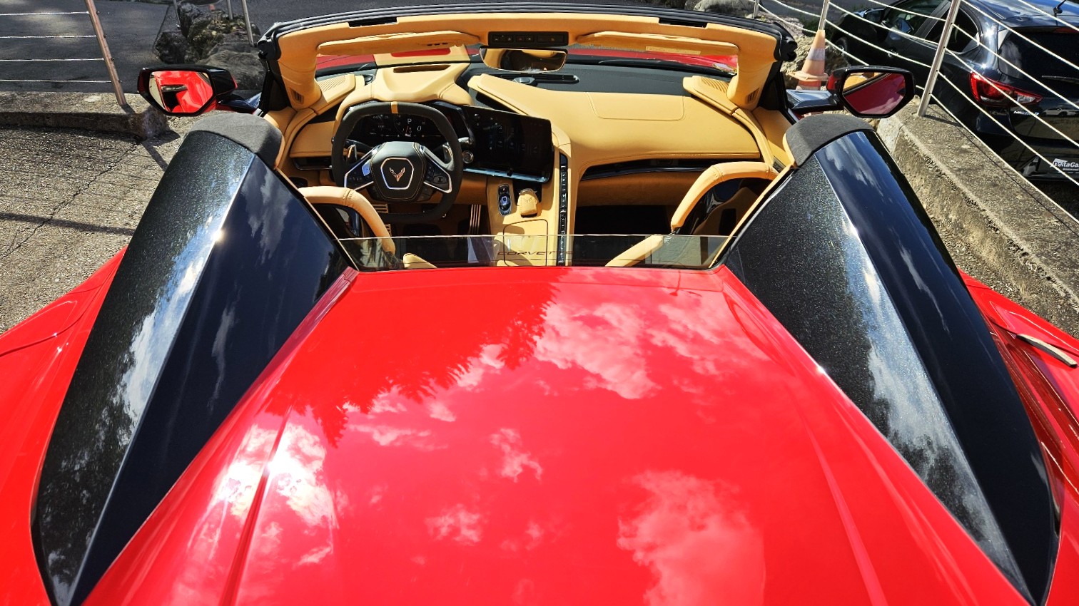 C8HTCTredexGiessopeninteriorfrombehind